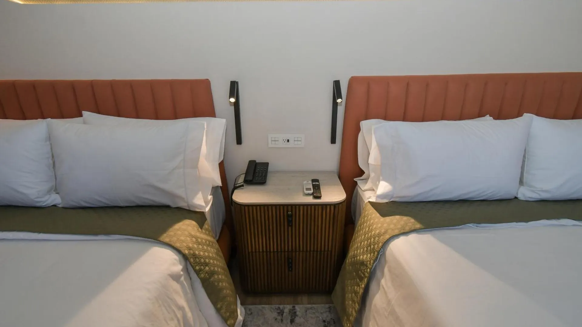 Expo Satelite 2750 Hotel & Suites Guadalajara 4*,