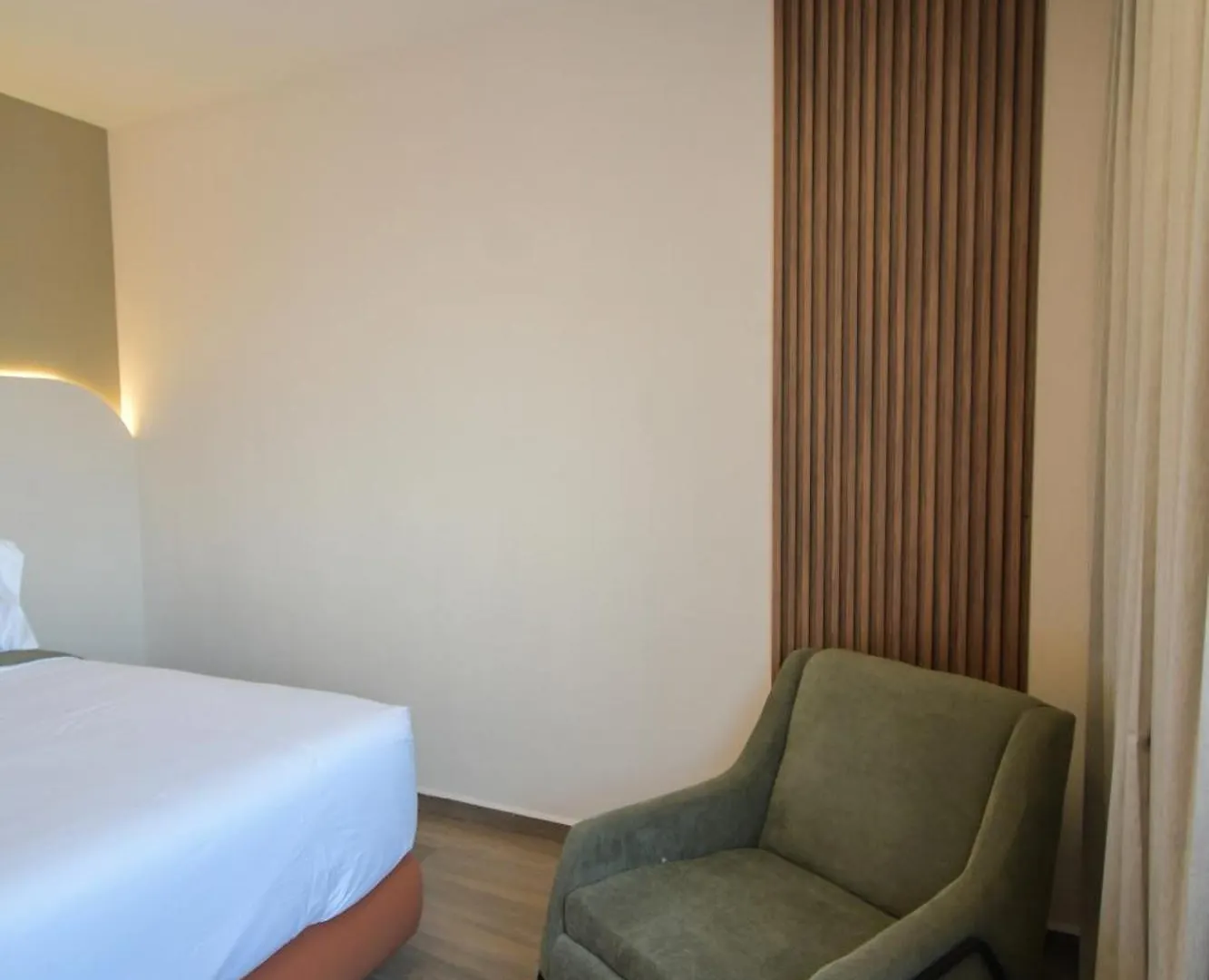 Expo Satelite 2750 Hotel & Suites Guadalajara 4*,