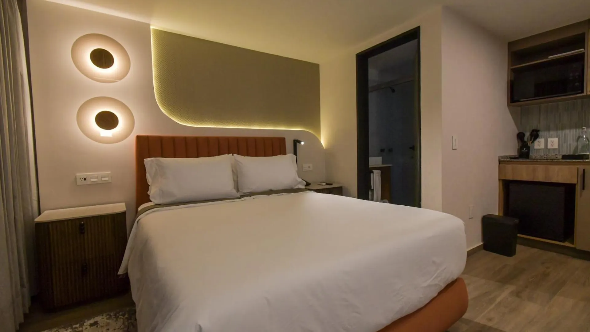 Expo Satelite 2750 Hotel & Suites Guadalajara México